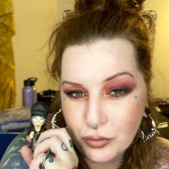 Meet ur Posher,Jamie @Headred80 💯CREATE All DAY! - Picture 3 of 16